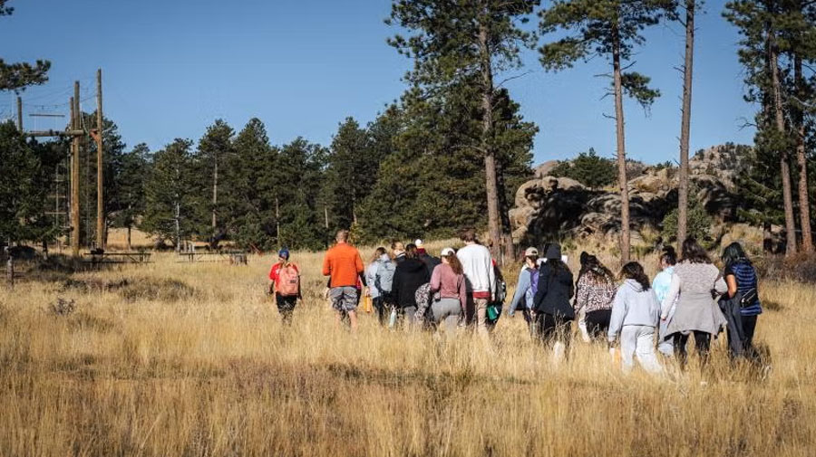 DU KMC students hiking